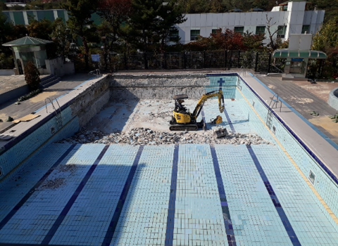 장충동 서울클럽 리노베이션 중 철거공사